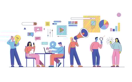 Pessoas buscando novas ideias através do marketing